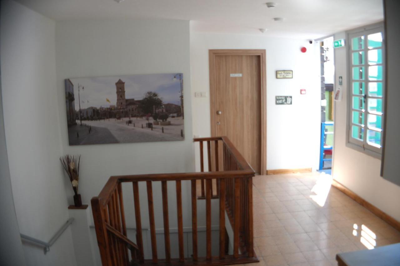 Harrys Inn Guesthouse Larnaca Exteriér fotografie