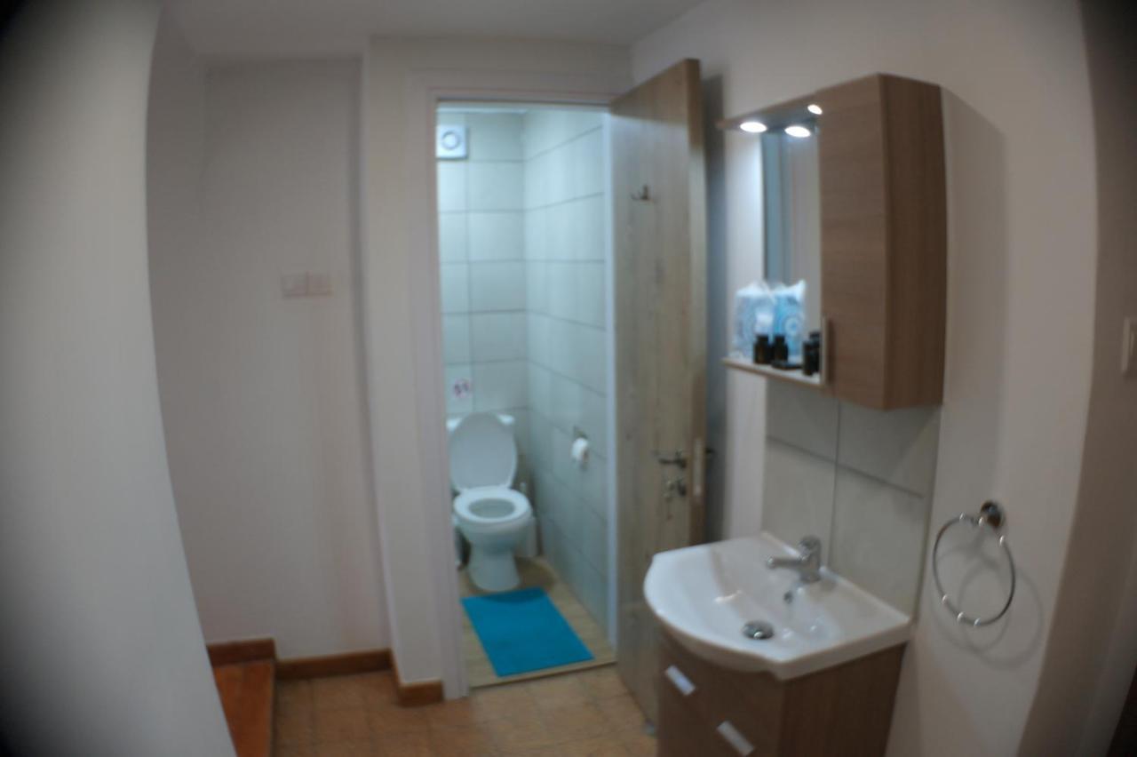 Harrys Inn Guesthouse Larnaca Exteriér fotografie